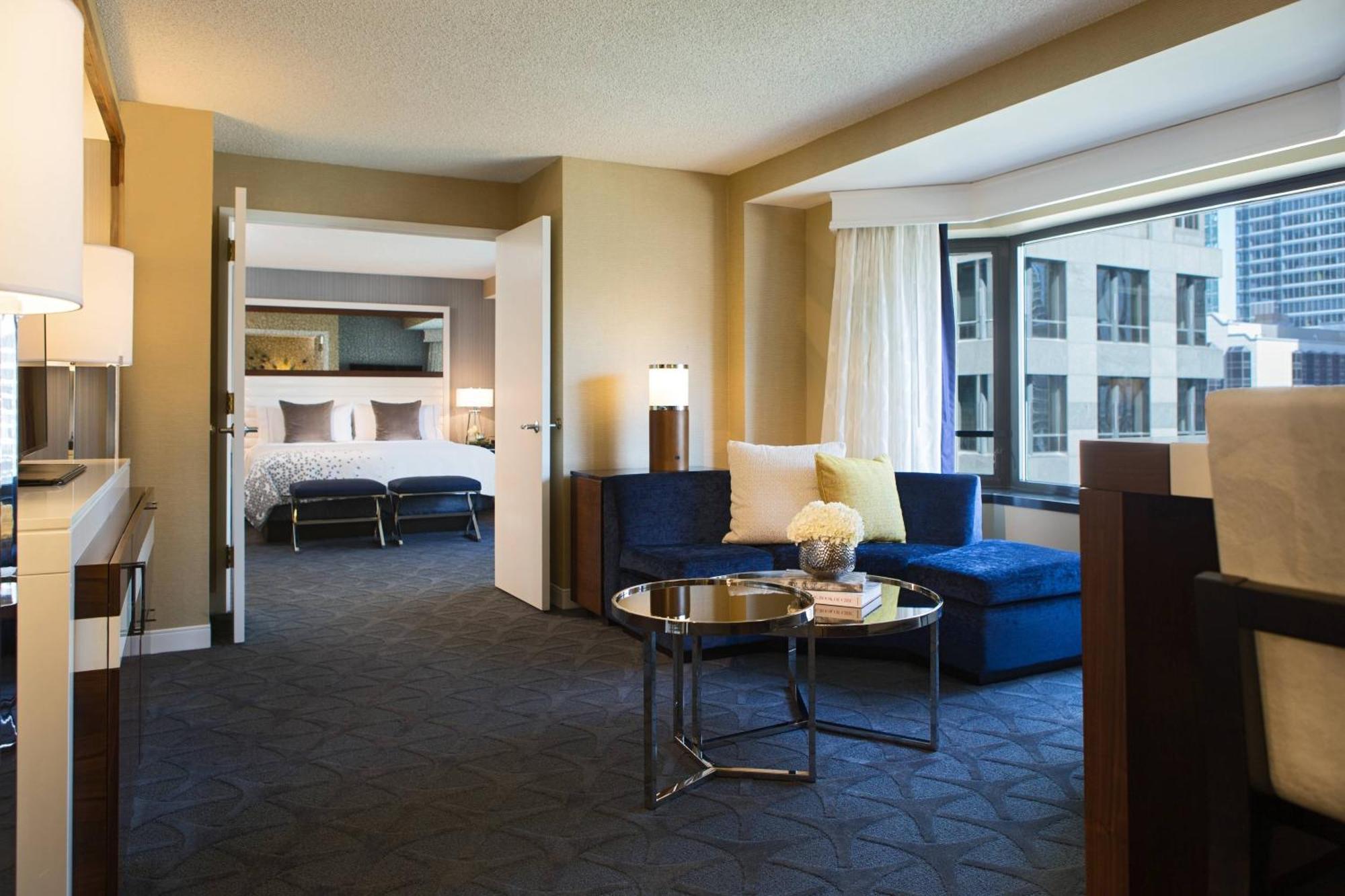 Renaissance Chicago Downtown Hotel Екстериор снимка